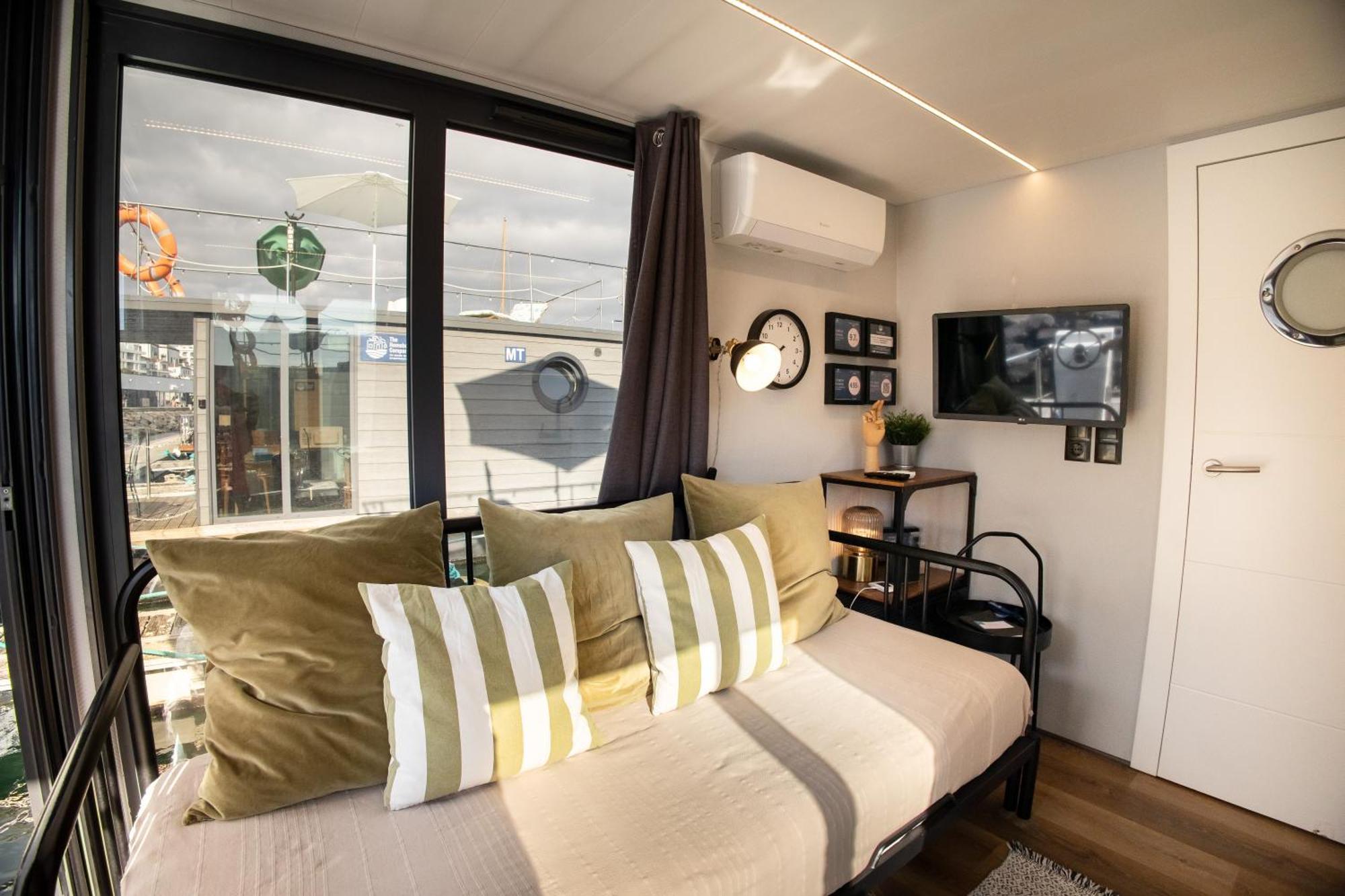 The Homeboat Company Sant'Elmo-กาญารี ภายนอก รูปภาพ